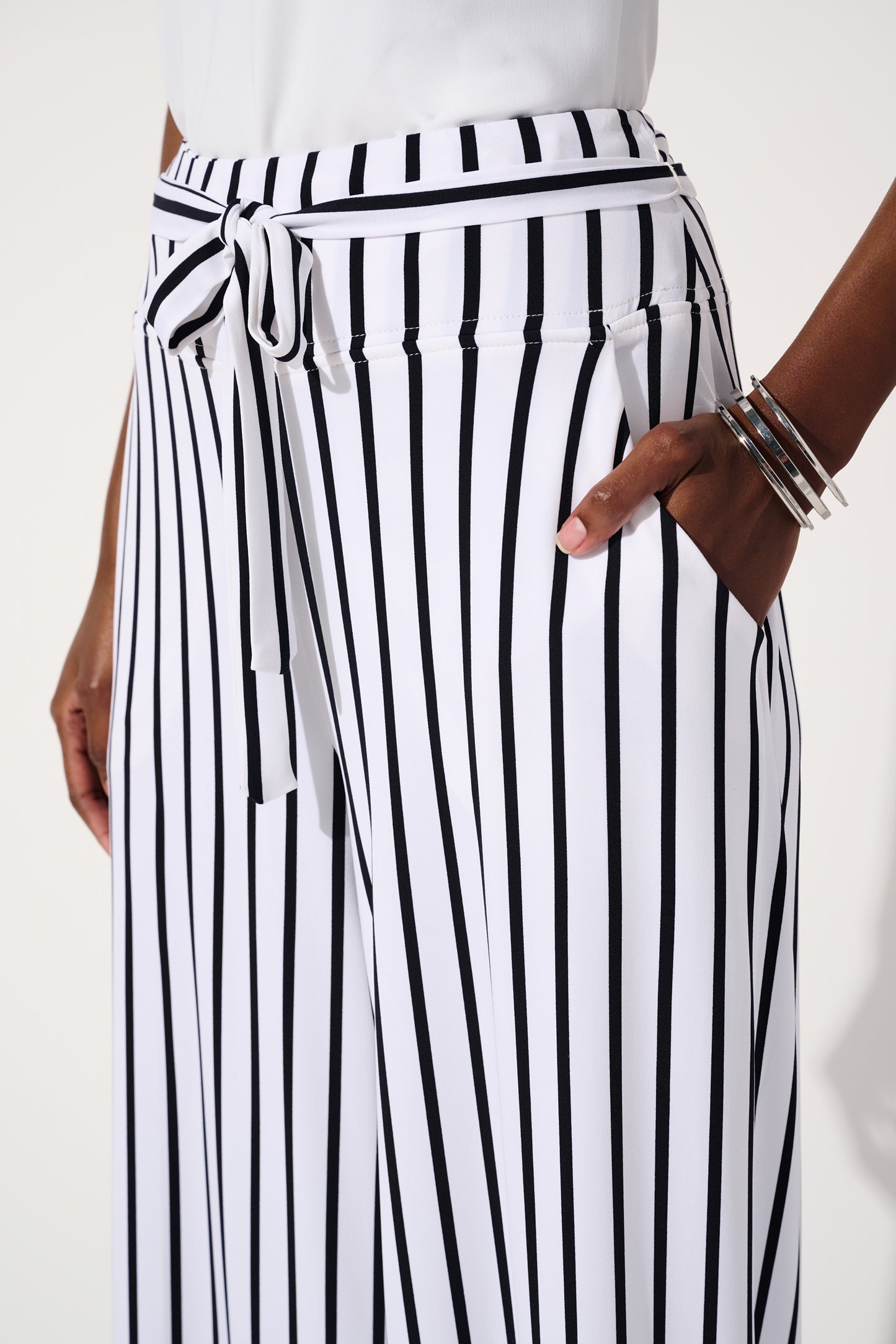 Wide-Leg Stripped Pants