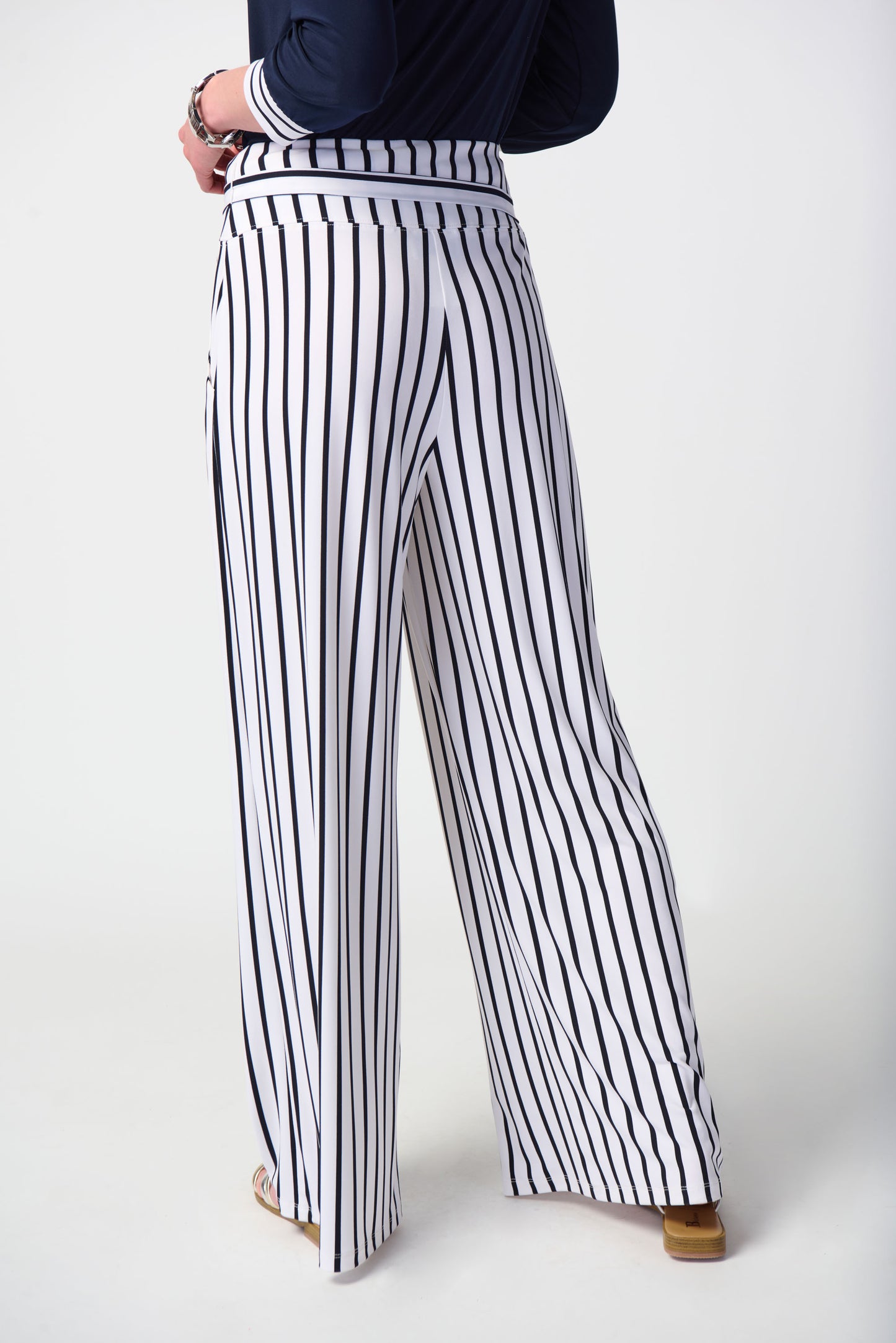 Wide-Leg Stripped Pants